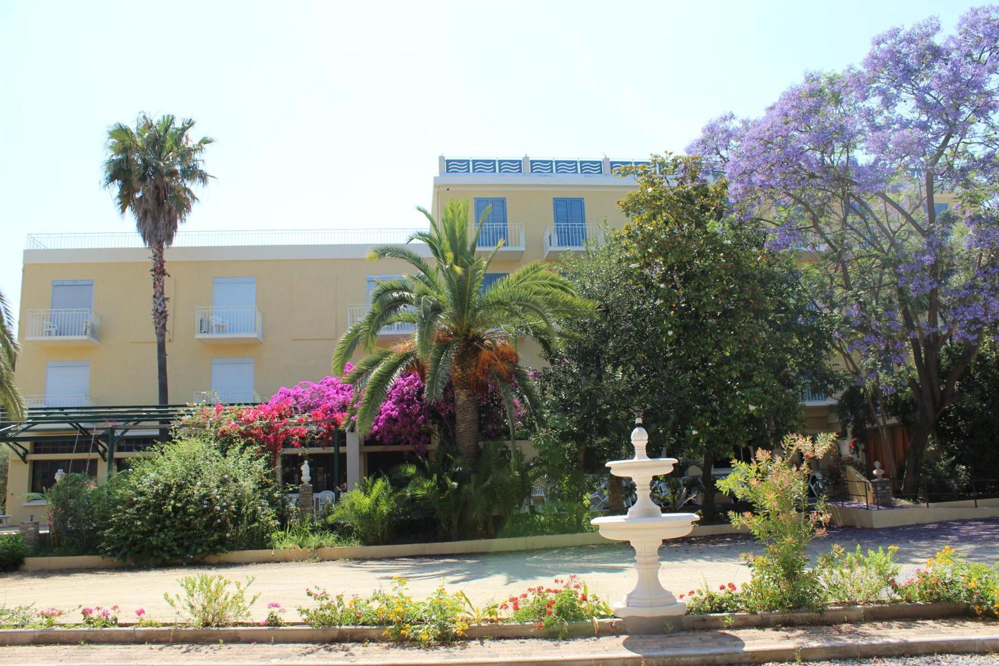 Castellu Hotel Lucciana  Kültér fotó