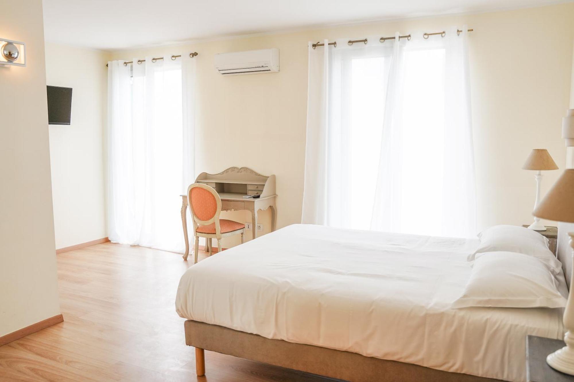 Castellu Hotel Lucciana  Kültér fotó