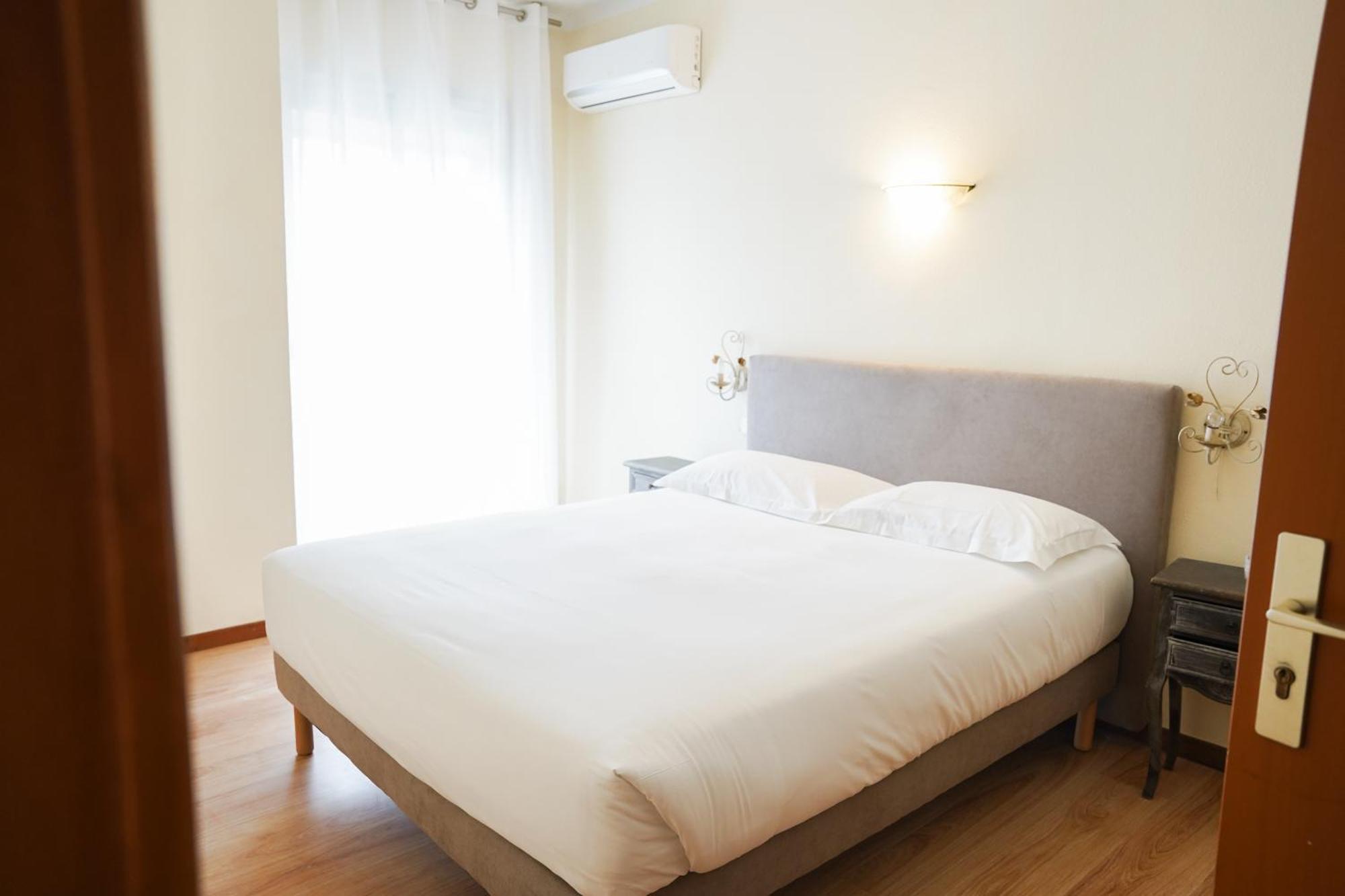 Castellu Hotel Lucciana  Kültér fotó